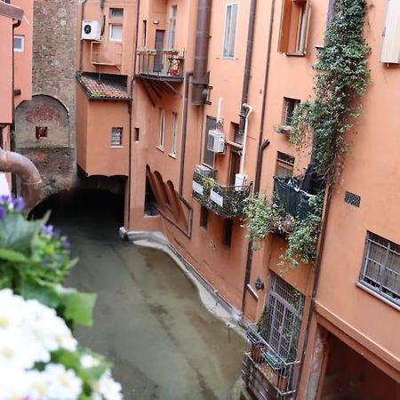 Little Apartment Over The Canal بولونيا المظهر الخارجي الصورة
